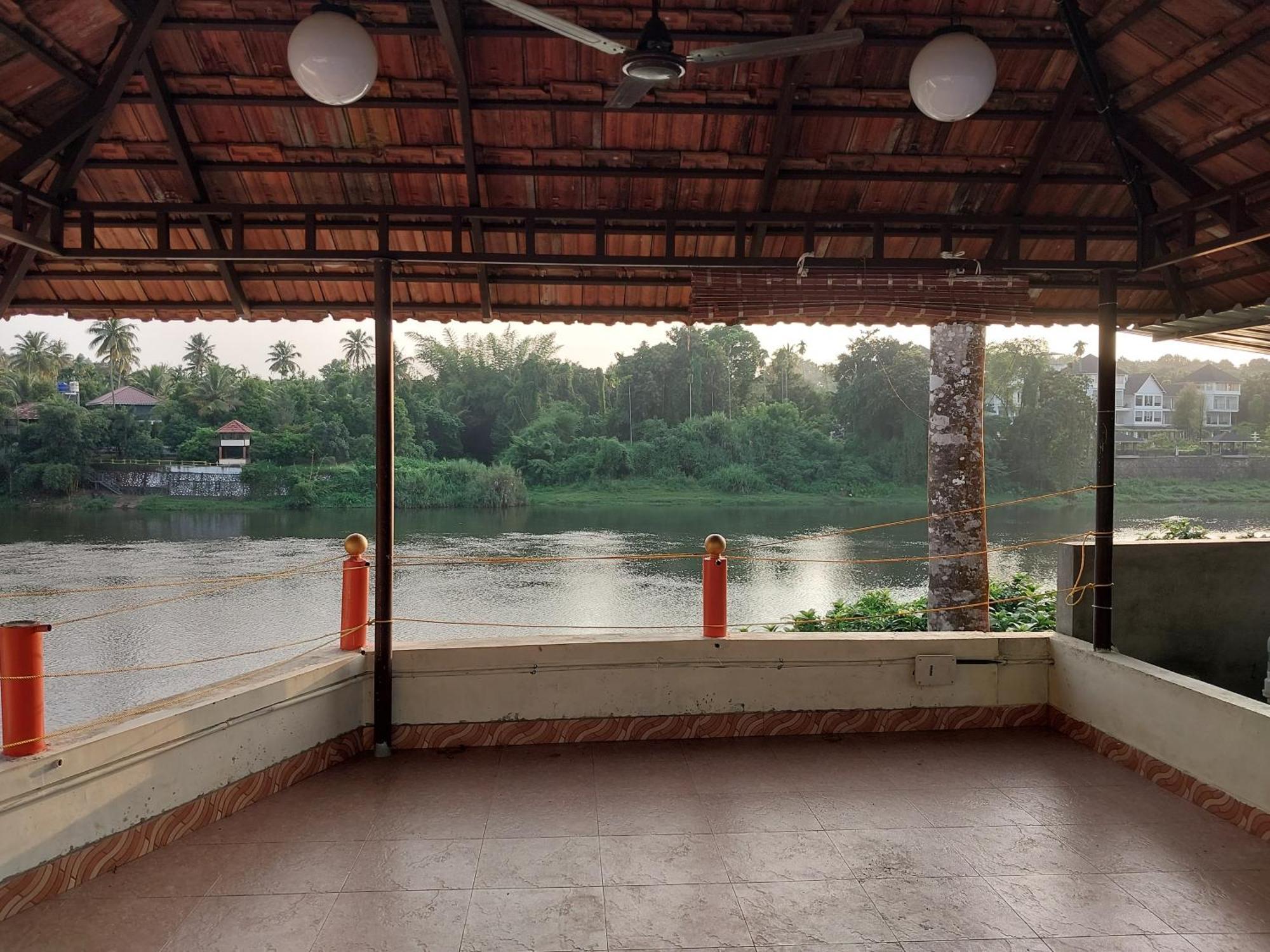 Stayberries River Rock Villa Athirapilly Kizhake Chalakudi Exterior photo